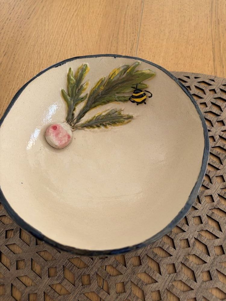 Ceramic bowl with bee and radish